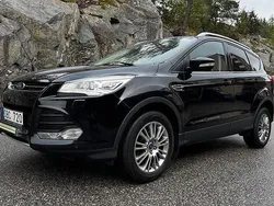 Svart Begagnad 2013 Ford Kuga Titanium SUV | 116 900 kr (Marknadspris)