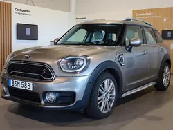 Grå Begagnad 2017 Mini Cooper SD Countryman SUV | 249 900 kr