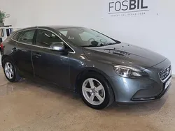 Grå Begagnad 2014 Volvo V40 Kombi | 119 900 kr (Marknadspris)
