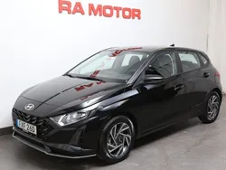 Svart Ny 2024 Hyundai i20 Essential Halvkombi | 259 900 kr (Marknadspris)