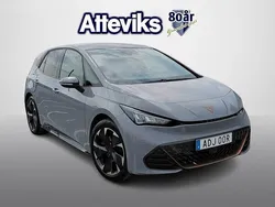 Ljusgrå (grå) Begagnad 2023 Cupra Born Halvkombi | 269 900 kr (Marknadspris)