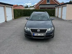 Grå Begagnad 2009 VW Passat Sportline Kombi | 21 000 kr