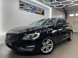 Svart Begagnad 2016 Volvo V60 Summum Kombi | 199 900 kr (Marknadspris)