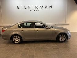 Ljusgrå (grå) Begagnad 2003 BMW 520 Sedan | 39 900 kr (Bra pris)