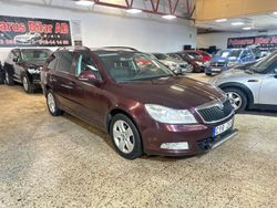 Mörkröd Begagnad 2010 Skoda Octavia Kombi | 65 900 kr (Marknadspris)
