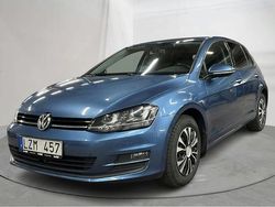 Blå Begagnad 2013 VW Golf VII | 102 000 kr (Marknadspris)