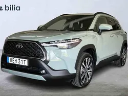 Grön Begagnad 2025 Toyota Corolla Cross SUV | 374 900 kr