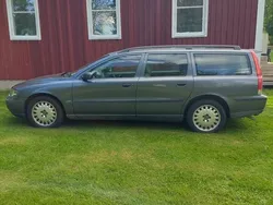 Grå Begagnad 2004 Volvo V70 Kombi | 25 000 kr (Marknadspris)