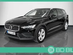 Svart Begagnad 2022 Volvo V60 CC Kombi | 309 900 kr (Bra pris)