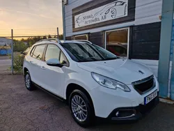 Vit Begagnad 2016 Peugeot 2008 SUV | 89 900 kr (Bra pris)