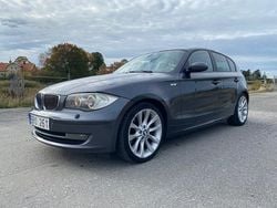 Grå Begagnad 2008 BMW 130 Advantage Halvkombi | 100 000 kr