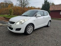 Vit Begagnad 2014 Suzuki Swift Halvkombi | 43 000 kr (Marknadspris)