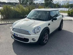 Vit Begagnad 2014 Mini ONE Halvkombi | 100 000 kr (Lite dyr)