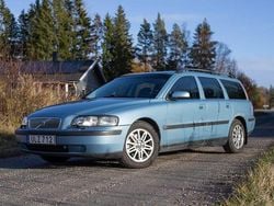 Begagnad 2004 Volvo V70 Kombi | 15 000 kr (Marknadspris)