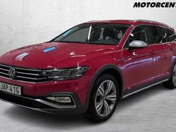 Röd Begagnad 2023 VW Passat Alltrack Kombi | 379 000 kr (Marknadspris)