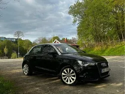 Svart Begagnad 2013 Audi A1 Sportback Sport Halvkombi | 74 900 kr (Marknadspris)