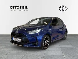 Mörkblå Begagnad 2020 Toyota Yaris Hybrid Style Halvkombi | 225 000 kr (Marknadspris)
