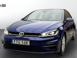 Mörkblå Begagnad 2019 VW Golf VII R-line Kombi | 159 000 kr (Bra pris)