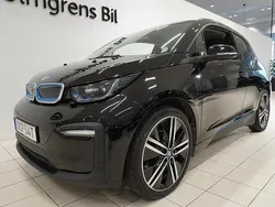 Svart Begagnad 2022 BMW i3 Halvkombi | 239 900 kr (Marknadspris)