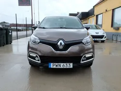 Flerfärgad Begagnad 2015 Renault Captur SUV | 64 900 kr (Marknadspris)
