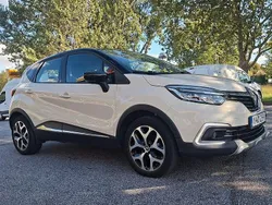 Flerfärgad Begagnad 2017 Renault Captur SUV | 149 900 kr (Marknadspris)