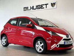 Röd Begagnad 2015 Toyota Aygo X-play Halvkombi | 74 900 kr (Marknadspris)