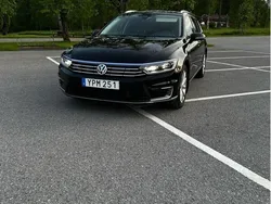 Svart Begagnad 2018 VW Passat GTE Kombi | 179 000 kr (Superpris)