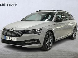 Grå Begagnad 2023 Skoda Superb SportLine Kombi | 389 900 kr (Marknadspris)