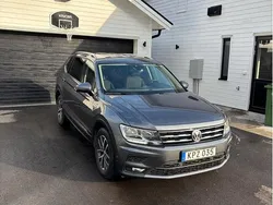Grå Begagnad 2018 VW Tiguan Allspace SUV | 284 000 kr (Bra pris)