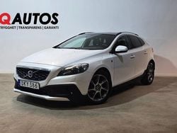 Vit Begagnad 2015 Volvo V40 CC Ocean Race Kombi | 149 900 kr (Lite dyr)