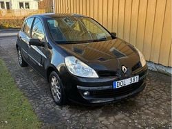 Svart Begagnad 2008 Renault Clio R.S. Halvkombi | 20 000 kr (Superpris)