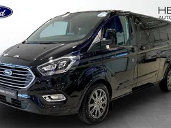 Svart (black) Begagnad 2023 Ford Tourneo Custom Van | 449 900 kr (Marknadspris)