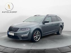 Grå Begagnad 2016 Skoda Octavia RS Kombi | 139 900 kr (Marknadspris)