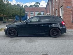 Svart Begagnad 2006 BMW 130 Comfort Edition Halvkombi | 120 000 kr