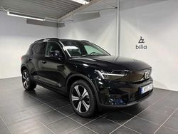 Svart Begagnad 2022 Volvo XC40 Plus SUV | 369 900 kr
