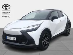 Vit Begagnad 2023 Toyota C-HR Executive SUV | 415 500 kr (Marknadspris)