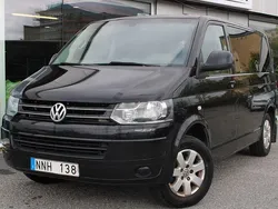 Svart Begagnad 2014 VW Caravelle Comfortline Minibuss | 164 900 kr (Bra pris)