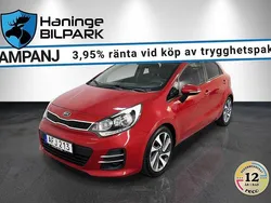 Röd Begagnad 2015 Kia Rio Halvkombi | 89 900 kr (Marknadspris)
