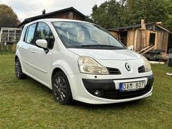 Vit Begagnad 2011 Renault Grand Modus Minibuss | 33 000 kr