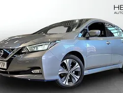 Svart Begagnad 2021 Nissan Leaf N-Connecta Halvkombi | 209 900 kr (Marknadspris)