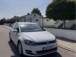 Vit Begagnad 2016 VW Golf VII Halvkombi | 104 999 kr (Superpris)