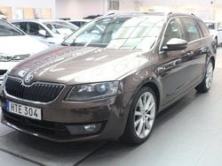 Brun Begagnad 2016 Skoda Octavia Style Kombi | 109 900 kr (Superpris)