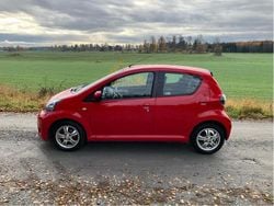 Röd Begagnad 2013 Toyota Aygo Halvkombi | 82 000 kr (Lite dyr)