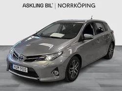 Brun Begagnad 2015 Toyota Auris Hybrid Edition Halvkombi | 144 000 kr (Marknadspris)