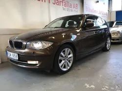 Brun Begagnad 2011 BMW 118 Advantage Halvkombi | 50 000 kr