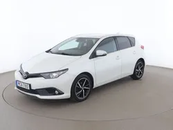 Vit Begagnad 2018 Toyota Auris Touch Sedan | 144 000 kr