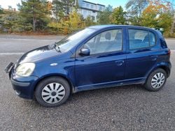 Blå Begagnad 2004 Toyota Yaris Halvkombi | 11 500 kr (Bra pris)