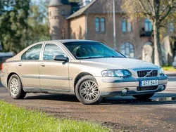 Ljusbrun Begagnad 2001 Volvo S60 Business Edition Sedan | 24 000 kr (Lite dyr)