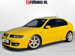 Gul Begagnad 2004 Cupra Leon Halvkombi | 79 900 kr