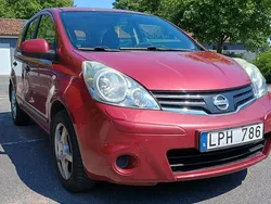 Röd Begagnad 2011 Nissan Note Minibuss | 27 000 kr (Bra pris)